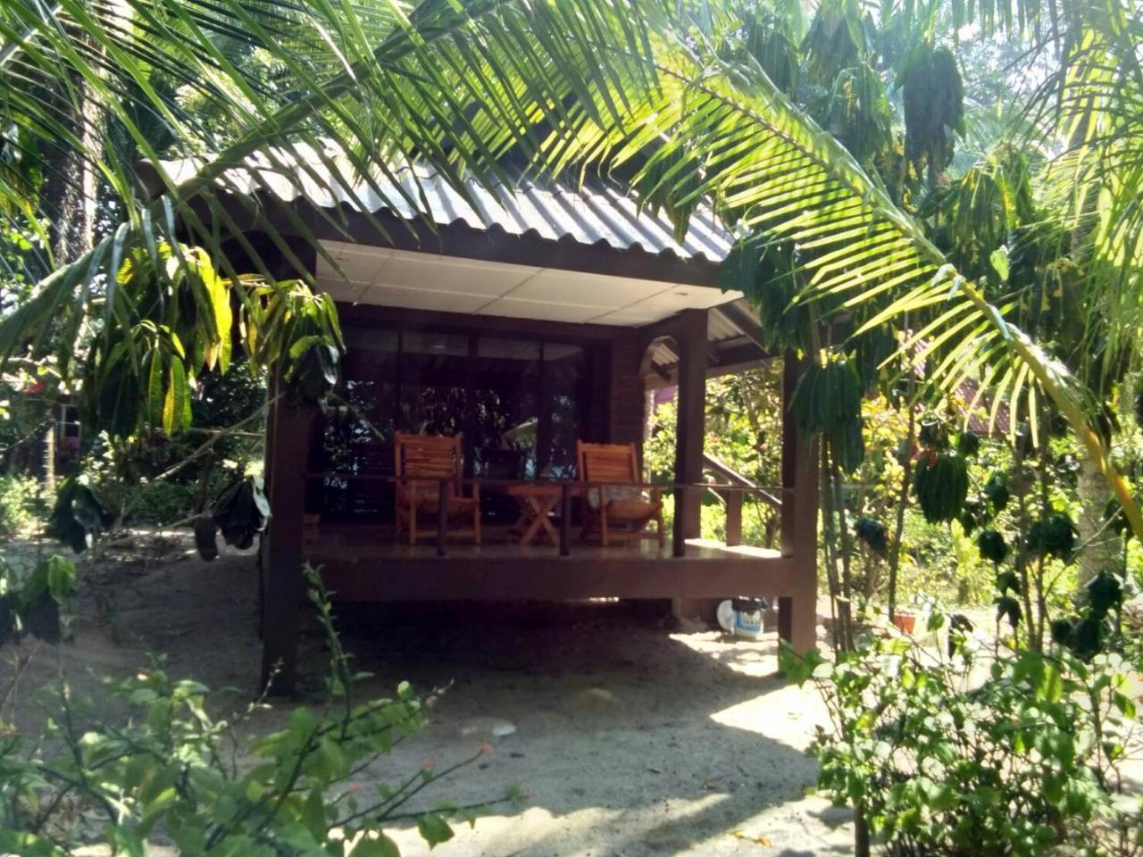 Phayam Coconut Beach Resort Koh Phayam Exterior foto